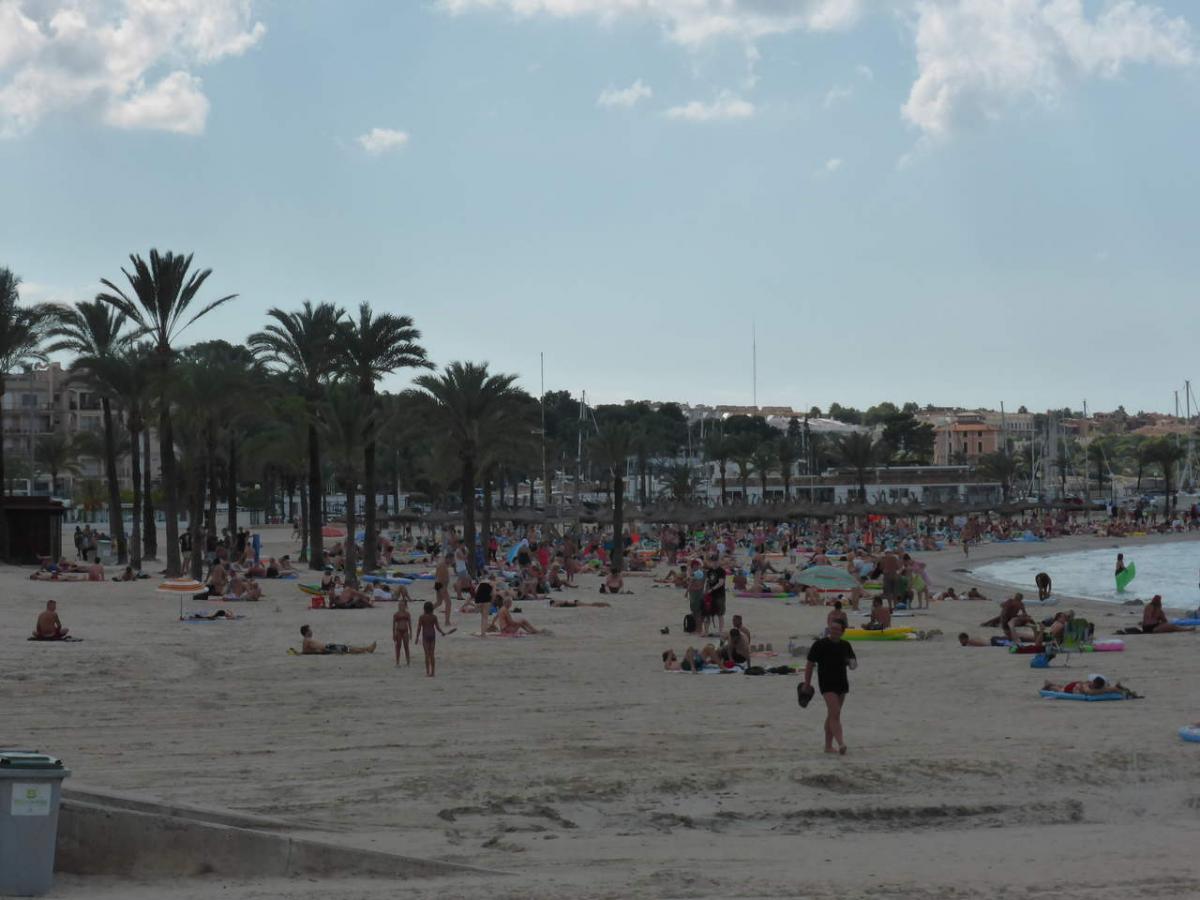 16 Majorka - plaża w ciągu dnia na początku października